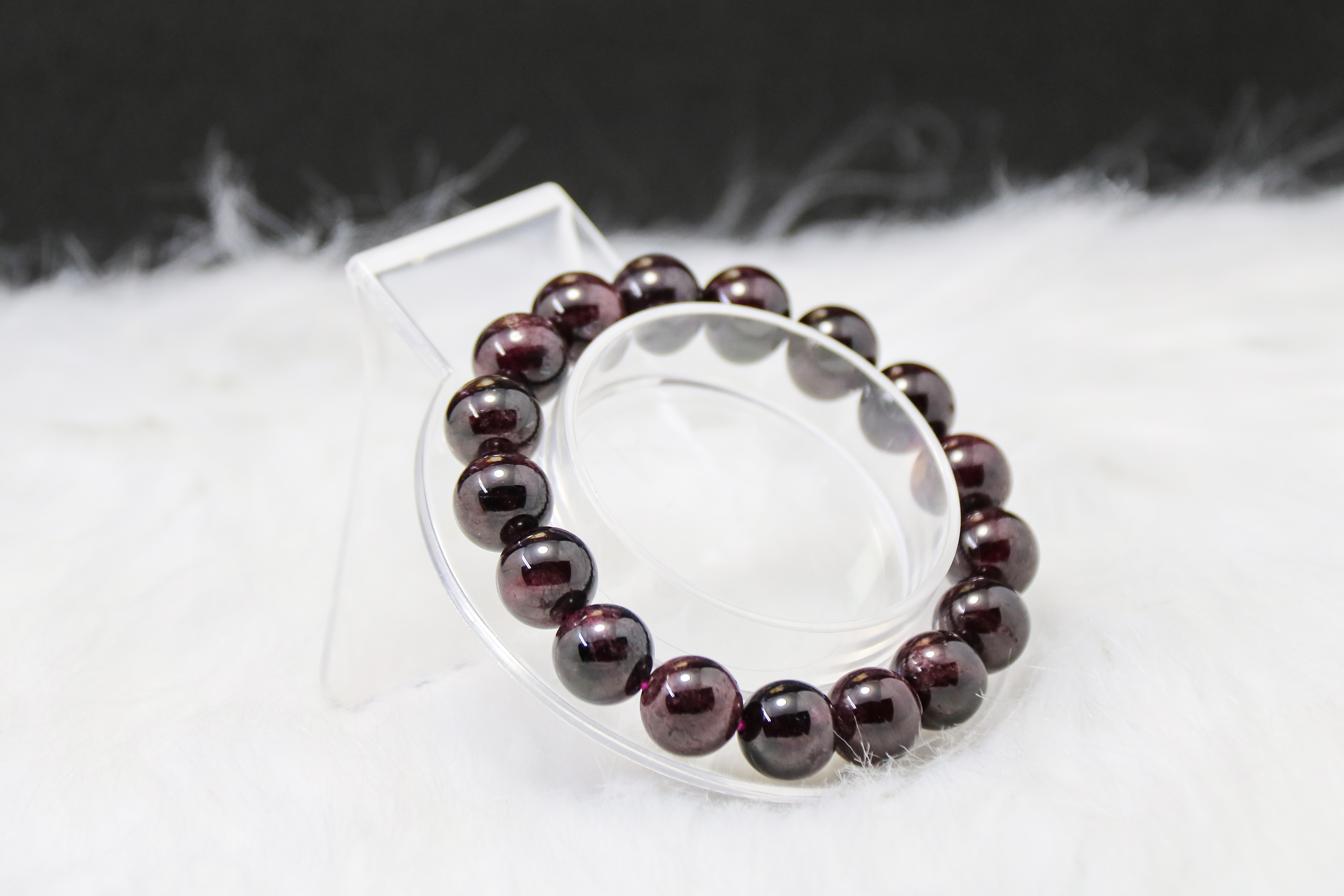 Vòng tay đá Garnet đỏ tự nhiên (Size 10.0-10.9mm)
